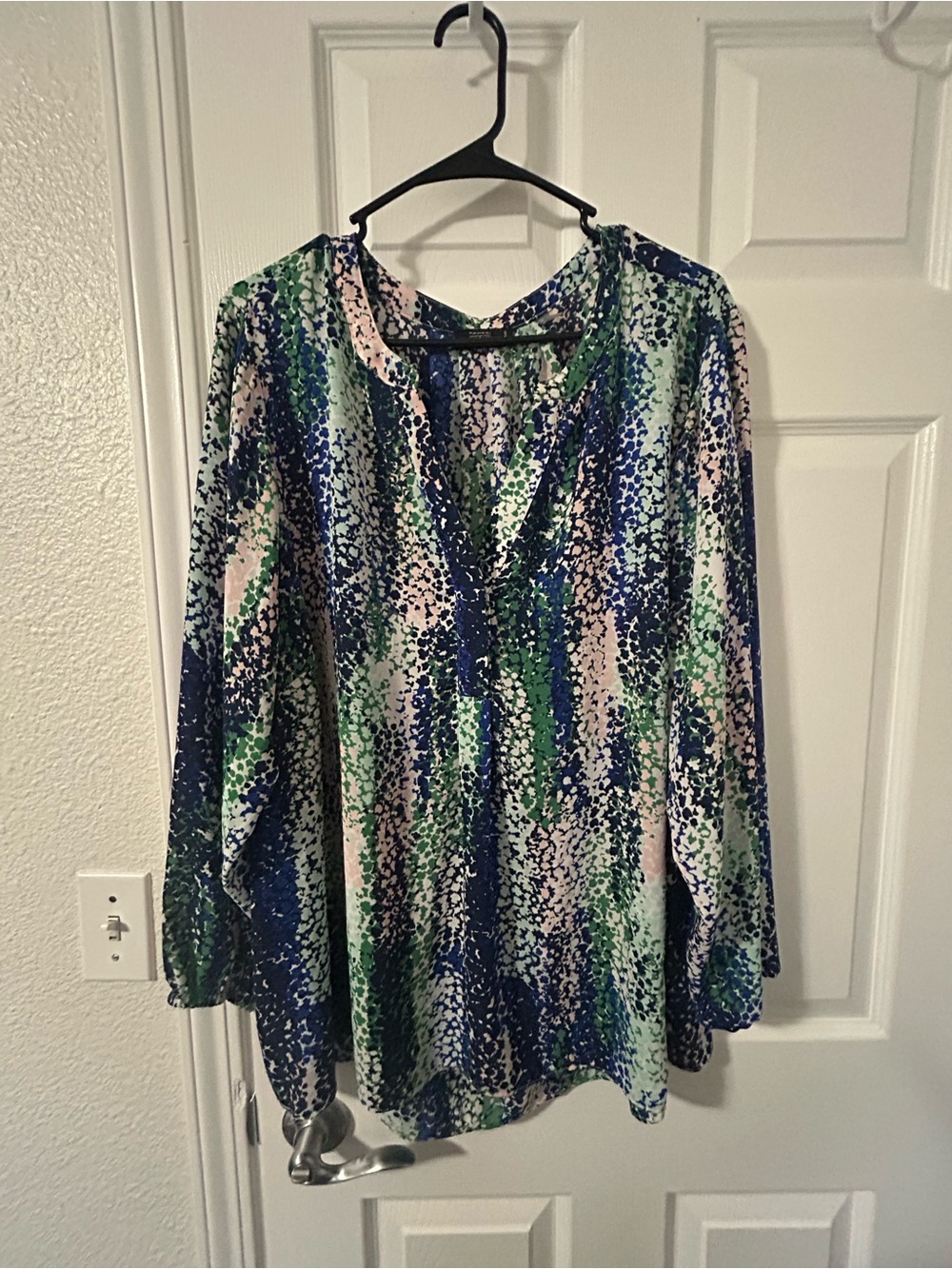 Tahari Multicolor V-Neck Printed Blouse in Navy, Green & Pink